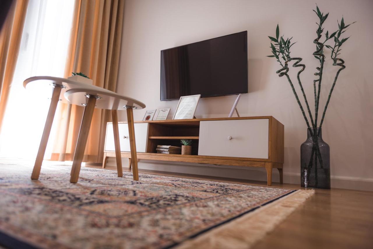 Apartment Tam Skanderbeg Square City Center Apartment No4 *