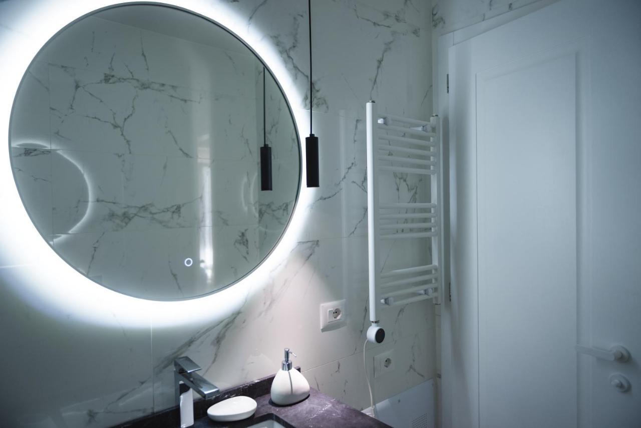 Tam Skanderbeg Square City Center Apartment No4 Apartment *