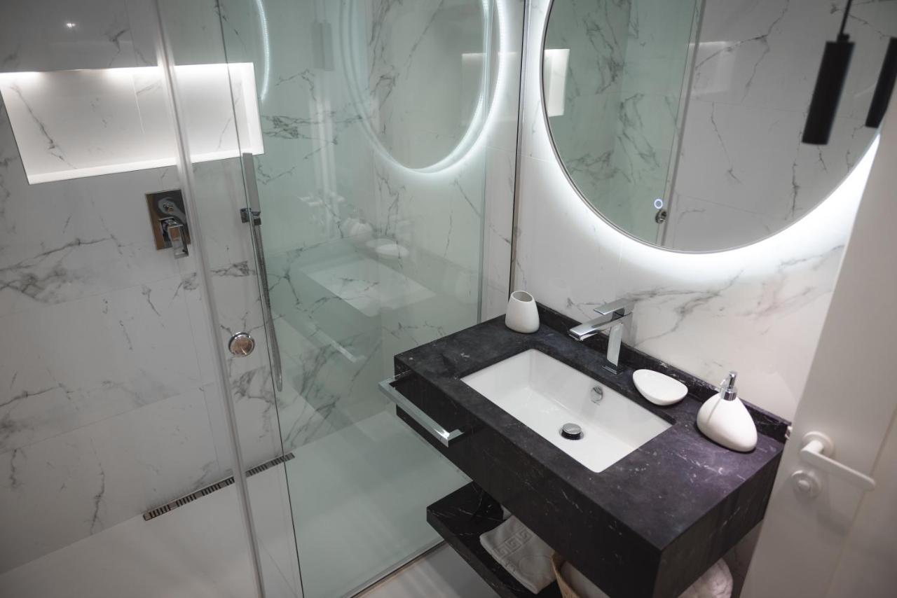 Tam Skanderbeg Square City Center Apartment No4 Apartment *