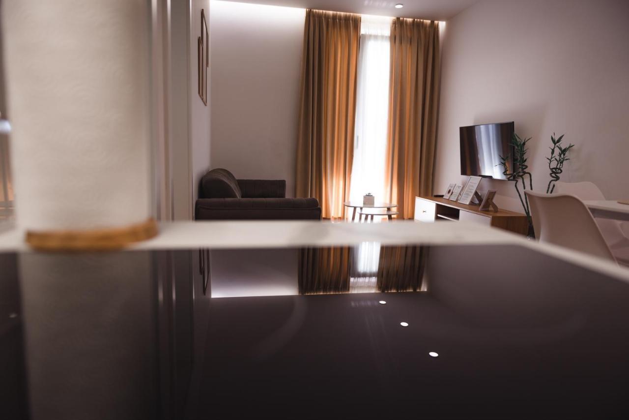 Tam Skanderbeg Square City Center Apartment No4 Apartment *